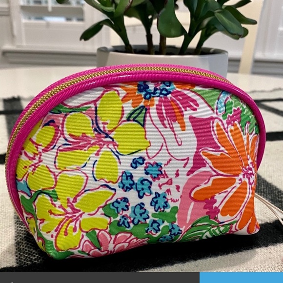 Lilly Pulitzer nwt cosmetics bags 2 a set - Picture 3 of 5